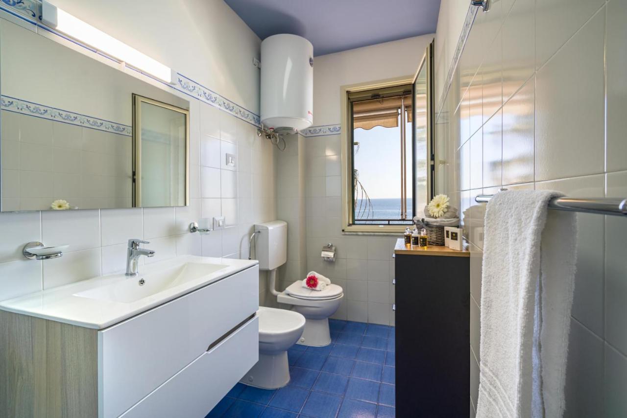 Loft Balcone Sul Mare Apartment Letojanni Exterior foto