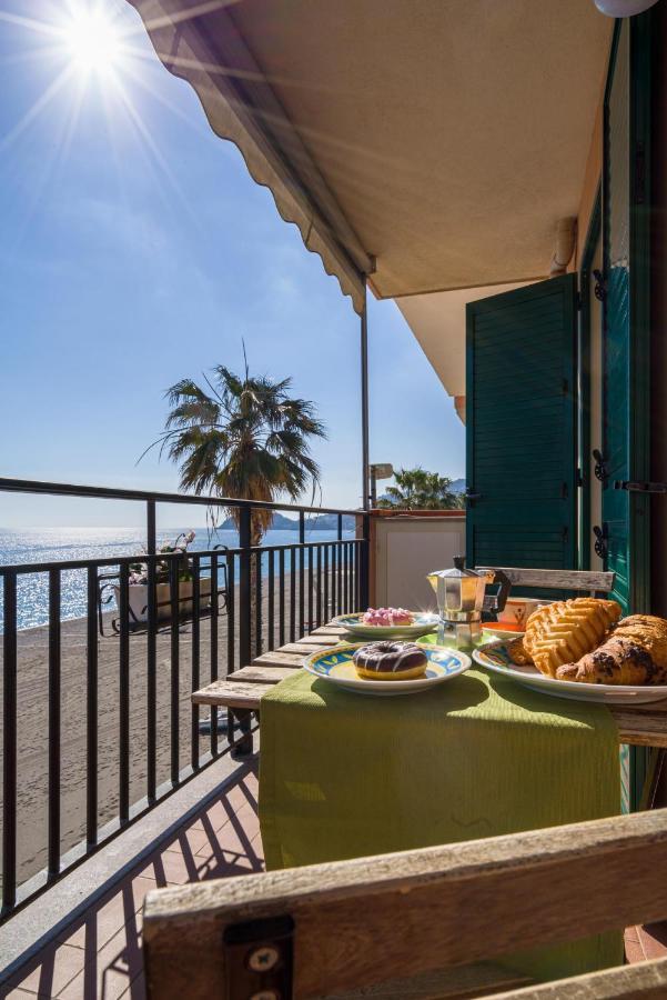 Loft Balcone Sul Mare Apartment Letojanni Exterior foto