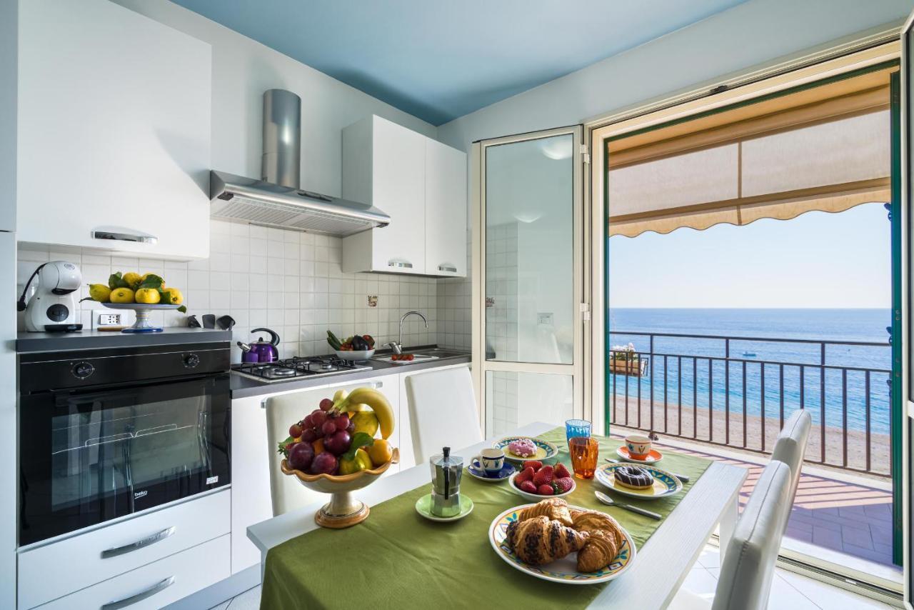 Loft Balcone Sul Mare Apartment Letojanni Exterior foto