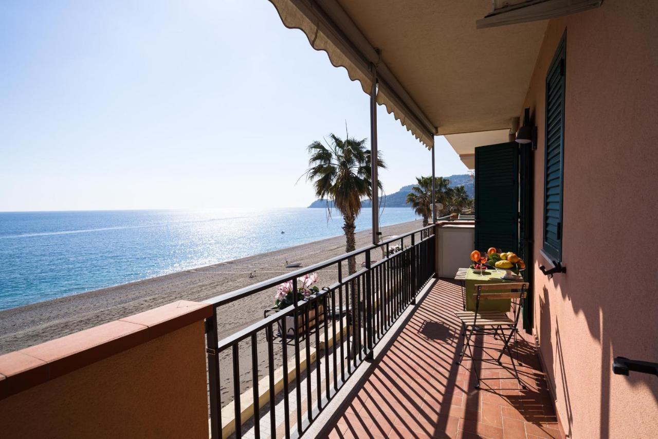 Loft Balcone Sul Mare Apartment Letojanni Exterior foto