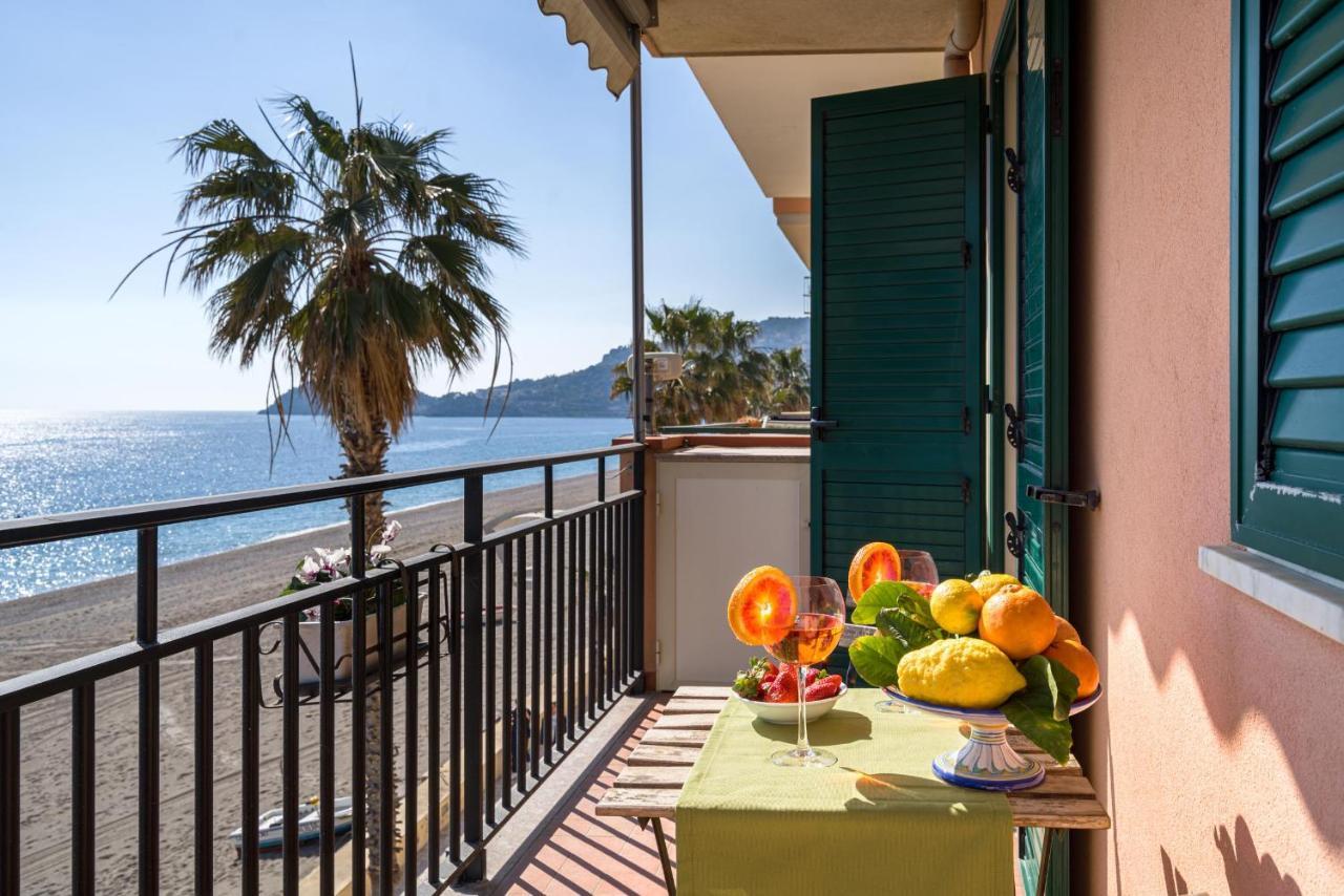 Loft Balcone Sul Mare Apartment Letojanni Exterior foto