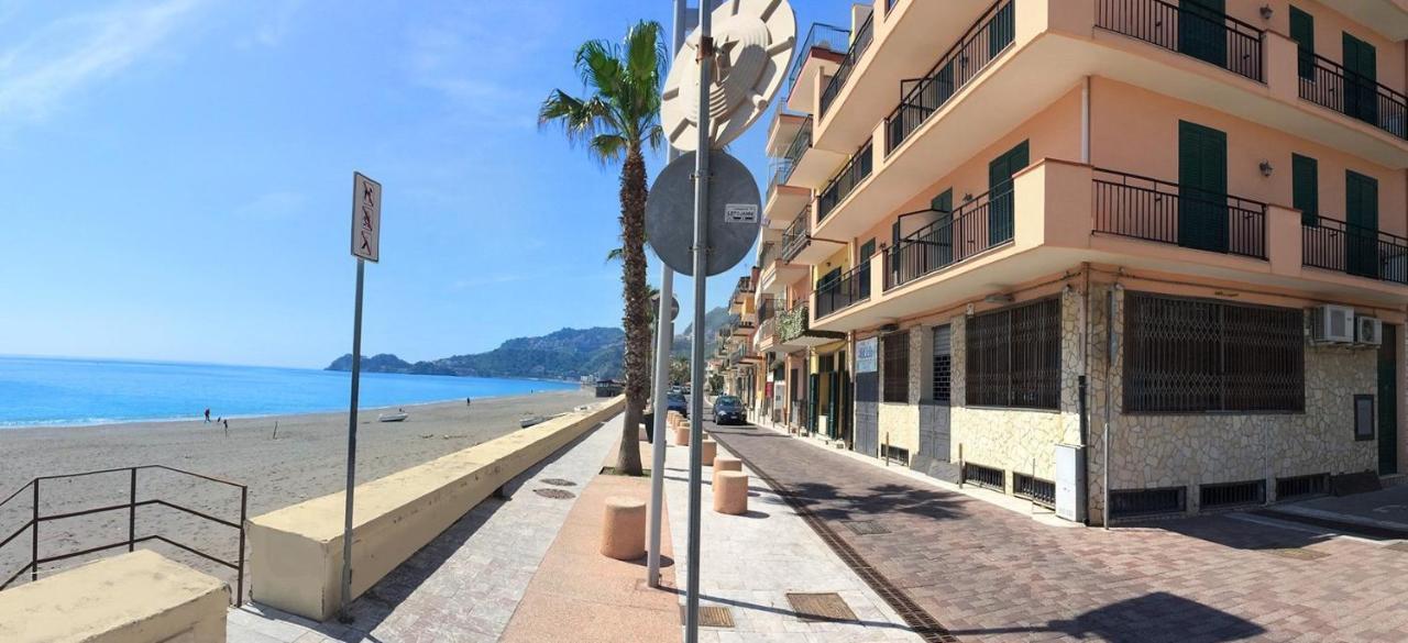 Loft Balcone Sul Mare Apartment Letojanni Exterior foto